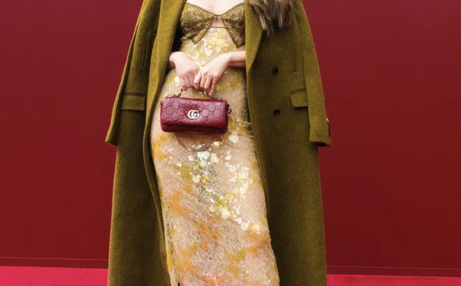 Cách phối đồ thu tôn dáng của Hồ Ngọc Hà