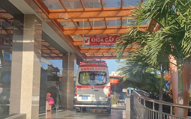 Bé trai ở TP.HCM bỏng nặng nghi bị bố tạt nước sôi