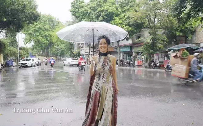 Gu mặc nổi loạn của Hồng Nhung