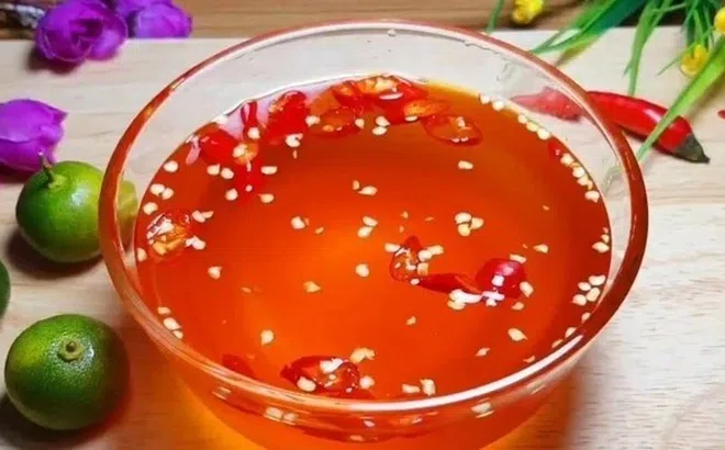 Những người nên hạn chế ăn nước mắm kẻo 'rước thêm bệnh'