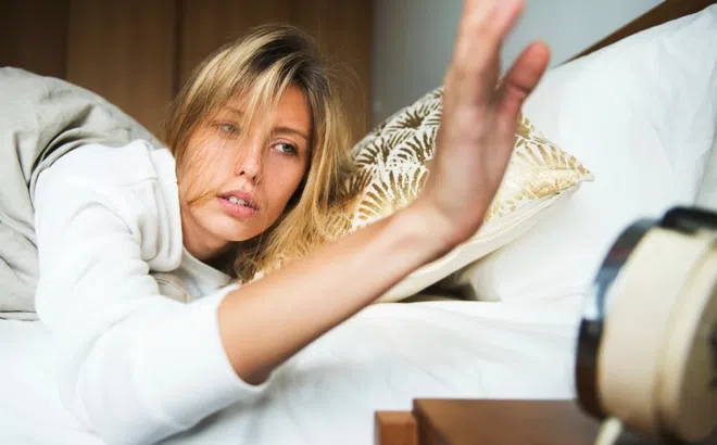 6 thói quen buổi sáng hại sức khỏe cần bỏ ngay