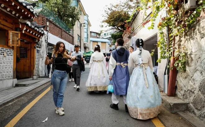 Làng cổ Seoul gây tranh cãi vì áp giới nghiêm