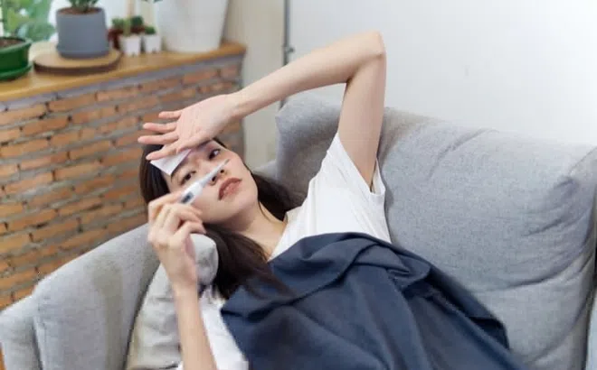 Đối phó với sốt cao, đau ê ẩm người khi mắc cúm A