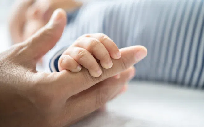 Trẻ sơ sinh bị uốn ván vì sự chủ quan của người lớn