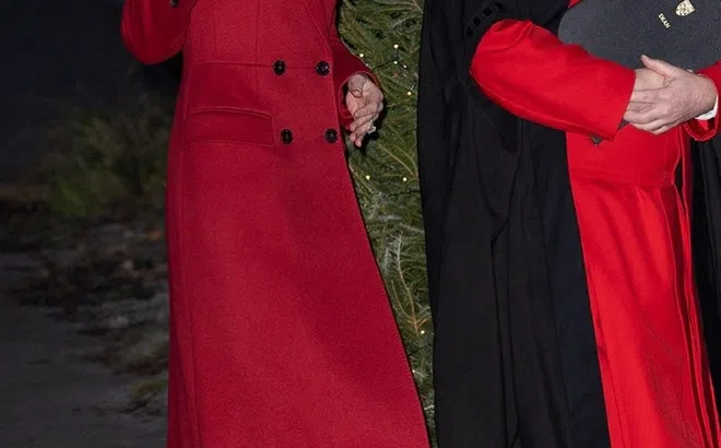 Vương phi Kate Middleton theo đuổi mốt nơ