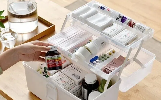 Mùa cúm nên có những loại thuốc cơ bản nào trong tủ thuốc gia đình?