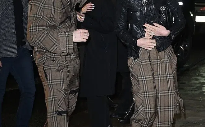 Con trai David Beckham thu hút ở London Fashion Week