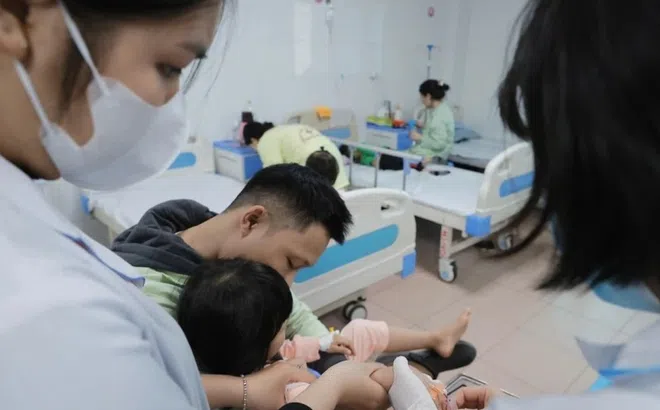 Bệnh sởi chưa có thuốc đặc trị, Bộ Y tế khuyến cáo phòng chống