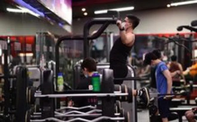Nam giới mặc quần bó, tập gym quá sức có thể khiến tinh trùng ‘chết yểu’