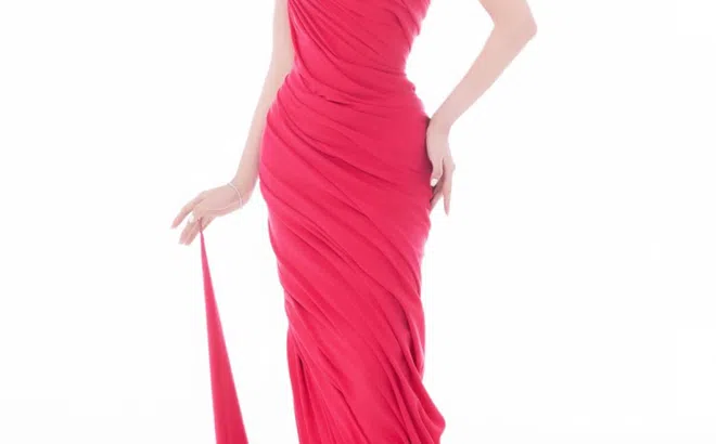 Tô Diệp Hà diện đầm tôn hình thể