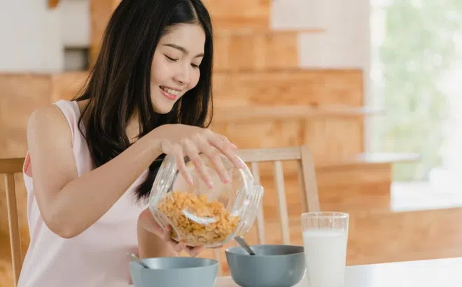 Thói quen buổi sáng giúp mát gan, cơ thể nhẹ nhõm cả ngày