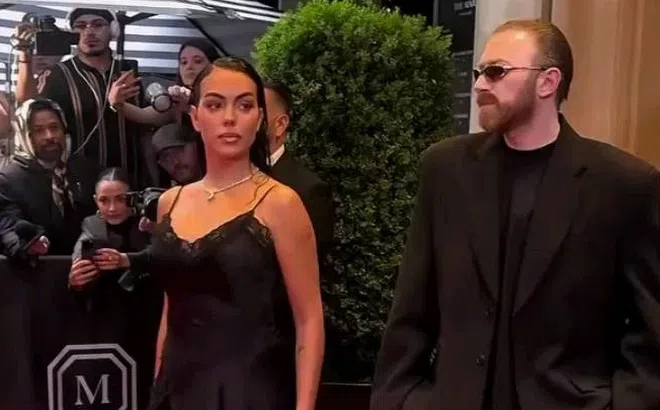 Bạn gái Ronaldo dự Met Gala