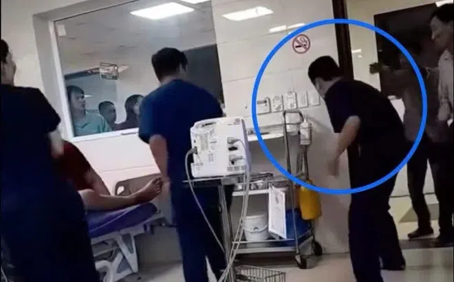 Người đạp vào bụng điều dưỡng ở Phú Thọ bị phạt vi phạm hành chính