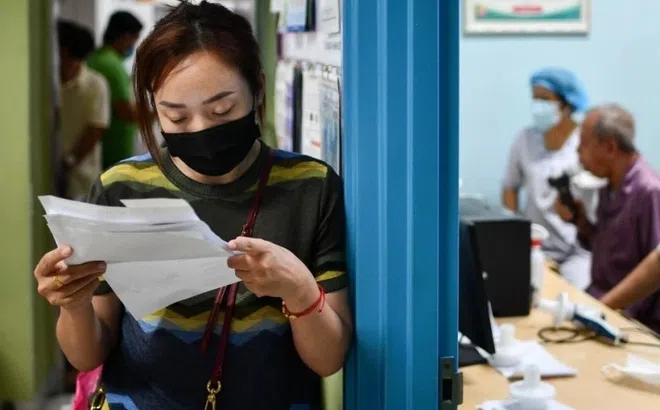 Covid-19 đã 'giống cúm mùa', có cần đếm ca bệnh, ổ dịch?