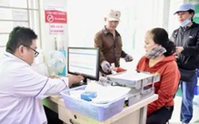 Trạm y tế thành 'bệnh viện mini', có nên không?