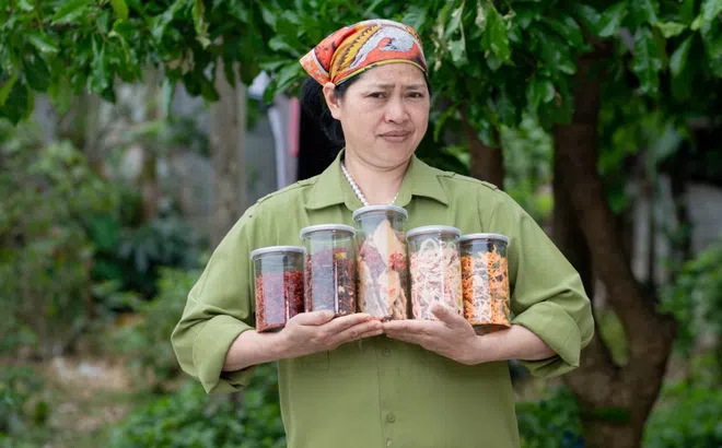 Ăn cùng bà Tuyết và loạt phốt đồ ăn bẩn trước khi giải thể