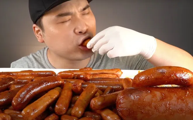 Mukbang: Trào lưu cướp đi mạng sống người trẻ