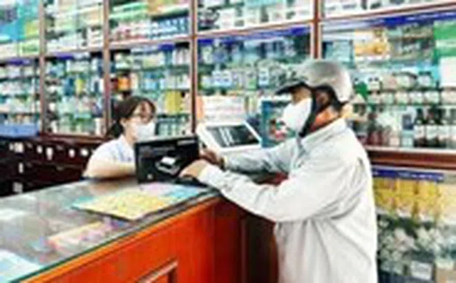 Long Châu hợp tác với OMRON mang thiết bị đo huyết áp tích hợp điện tâm đồ (ECG) đến người dùng Việt
