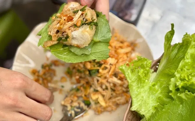 Tiệm bánh mì hấp lưu giữ hương vị một thời Sài Gòn