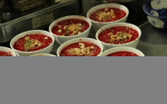 Sau bữa ăn tiết canh, 2 người không qua khỏi, nhiều người nhập viện