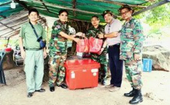 Người thương binh thành bác sĩ giúp đời