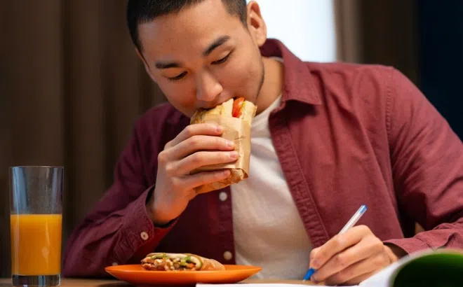 Nói 'không' với 7 điều này mỗi sáng để bảo vệ thận