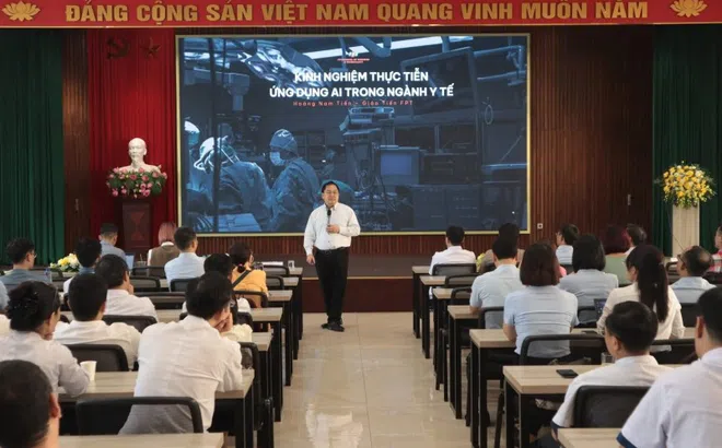 Buổi giảng cuối cùng, ông Hoàng Nam Tiến phải dừng lại vì mệt