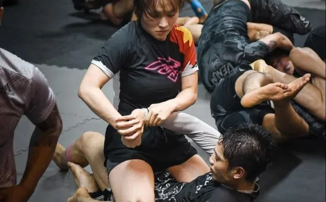 Vụ 'cô gái MMA' hạ gục thanh niên xăm trổ hé lộ sức mạnh võ tổng hợp
