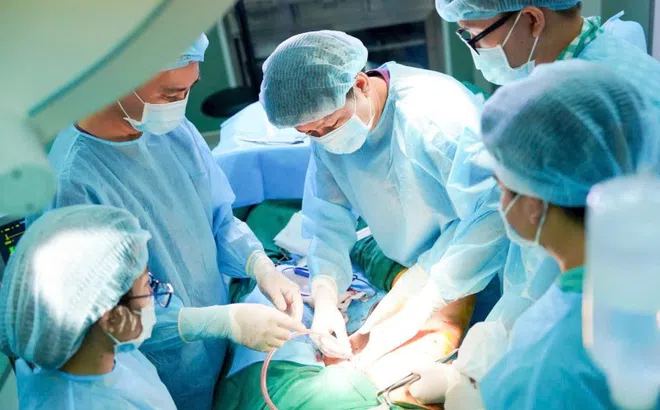 Một phụ nữ bị hoại tử mông vì tiêm filler collagen đa tầng, giá rẻ