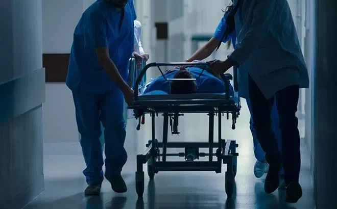 Ngã gục bất tỉnh sau khi uống 3 viên thuốc hàng xóm cho