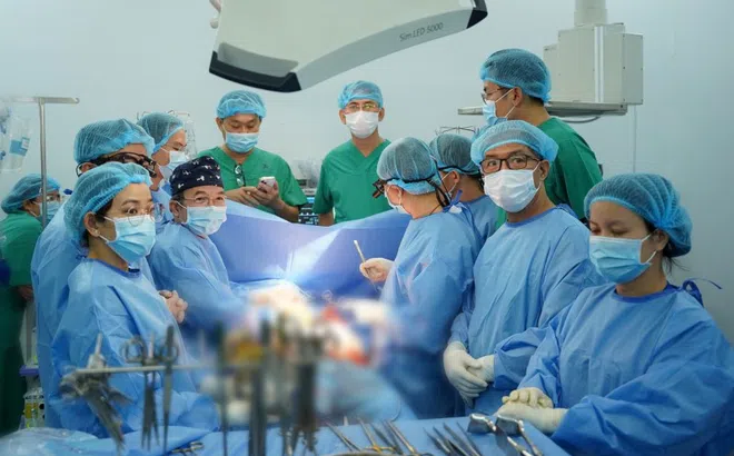 Lần đầu tiên, Bệnh viện Thống Nhất ghép tim thành công từ người cho chết não