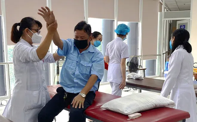 Vượt 'cửa tử' đột quỵ nhưng lại bỏ ngỏ phục hồi chức năng