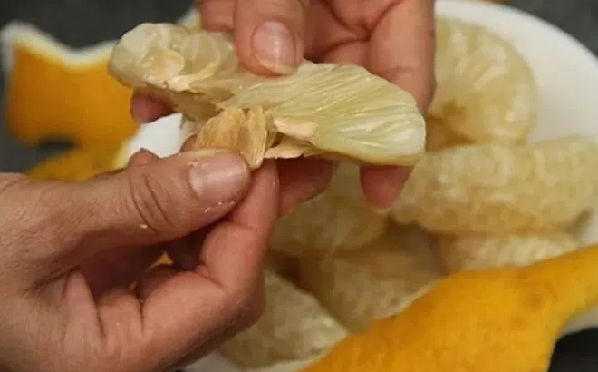 Có nên ăn bưởi để giải rượu?