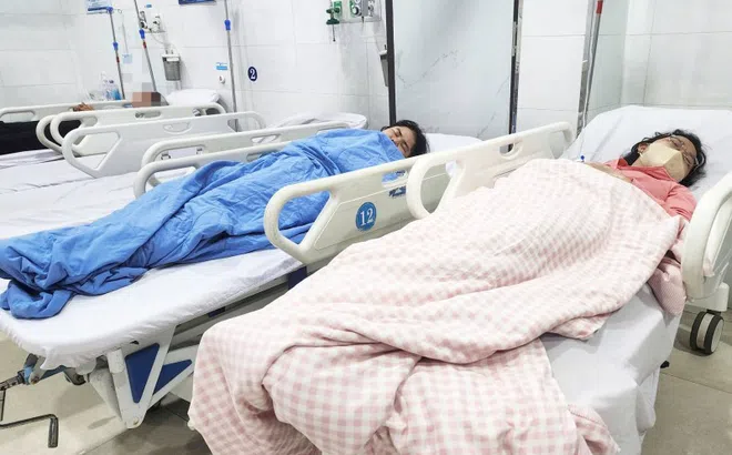 Quảng Ngãi: 20 người nhập viện, nghi ngộ độc thực phẩm sau khi ăn bánh mì