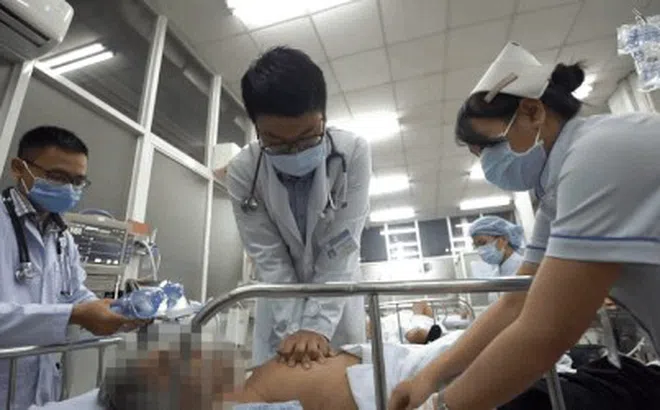 Nghịch lý đáng lo về bác sĩ nội trú tại TP.HCM