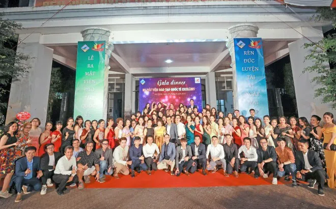 Đến với Viện Đào tạo Quốc tế Excellent sinh viên được miễn học phí và được hỗ trợ việc làm sau khi ra trường